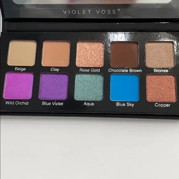 Host Pick! Violet Voss Essentials 2 Palette - Picture 2 of 3